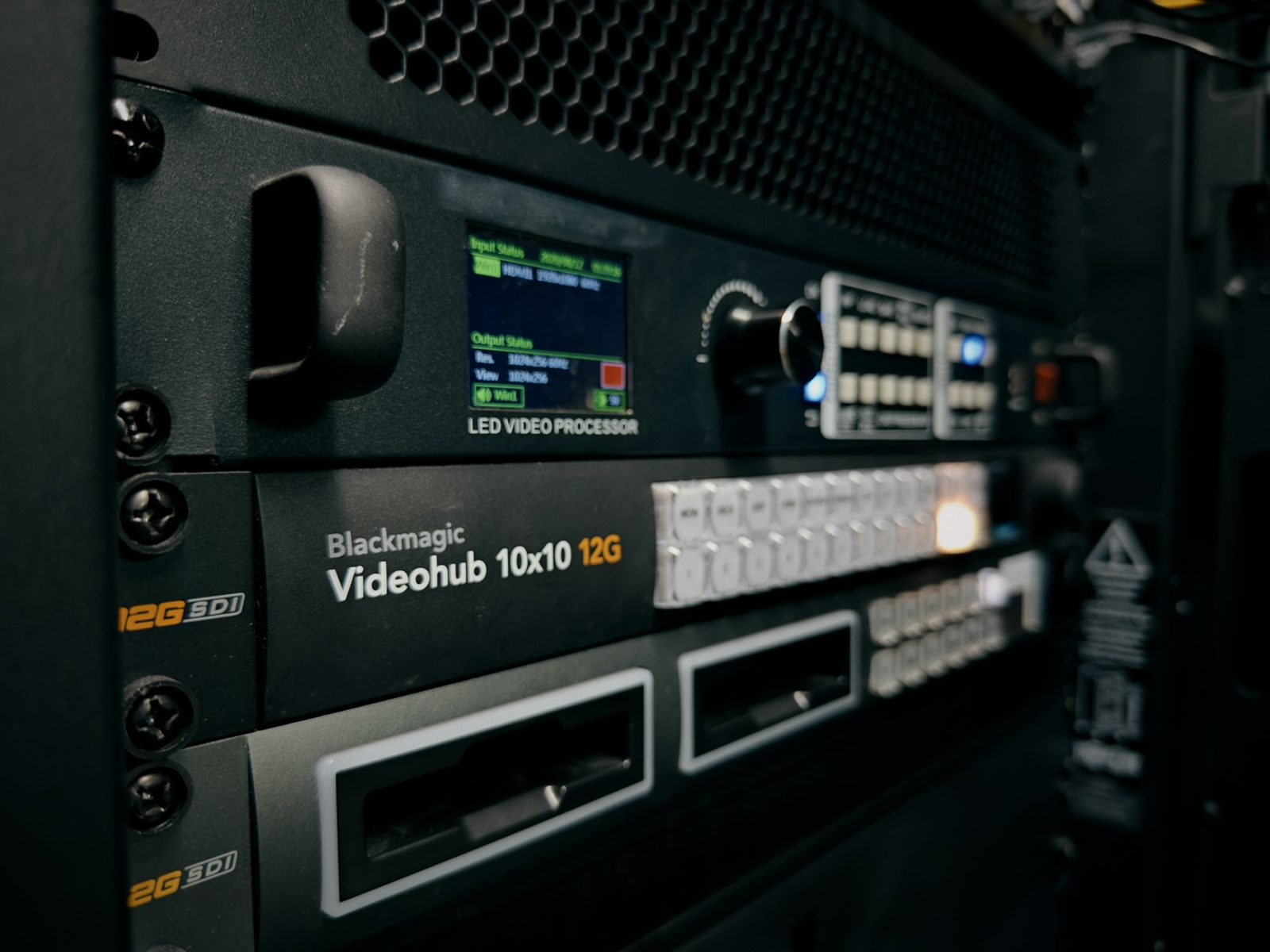 Blackmagic Videohub 10x10 12G and HyperDeck