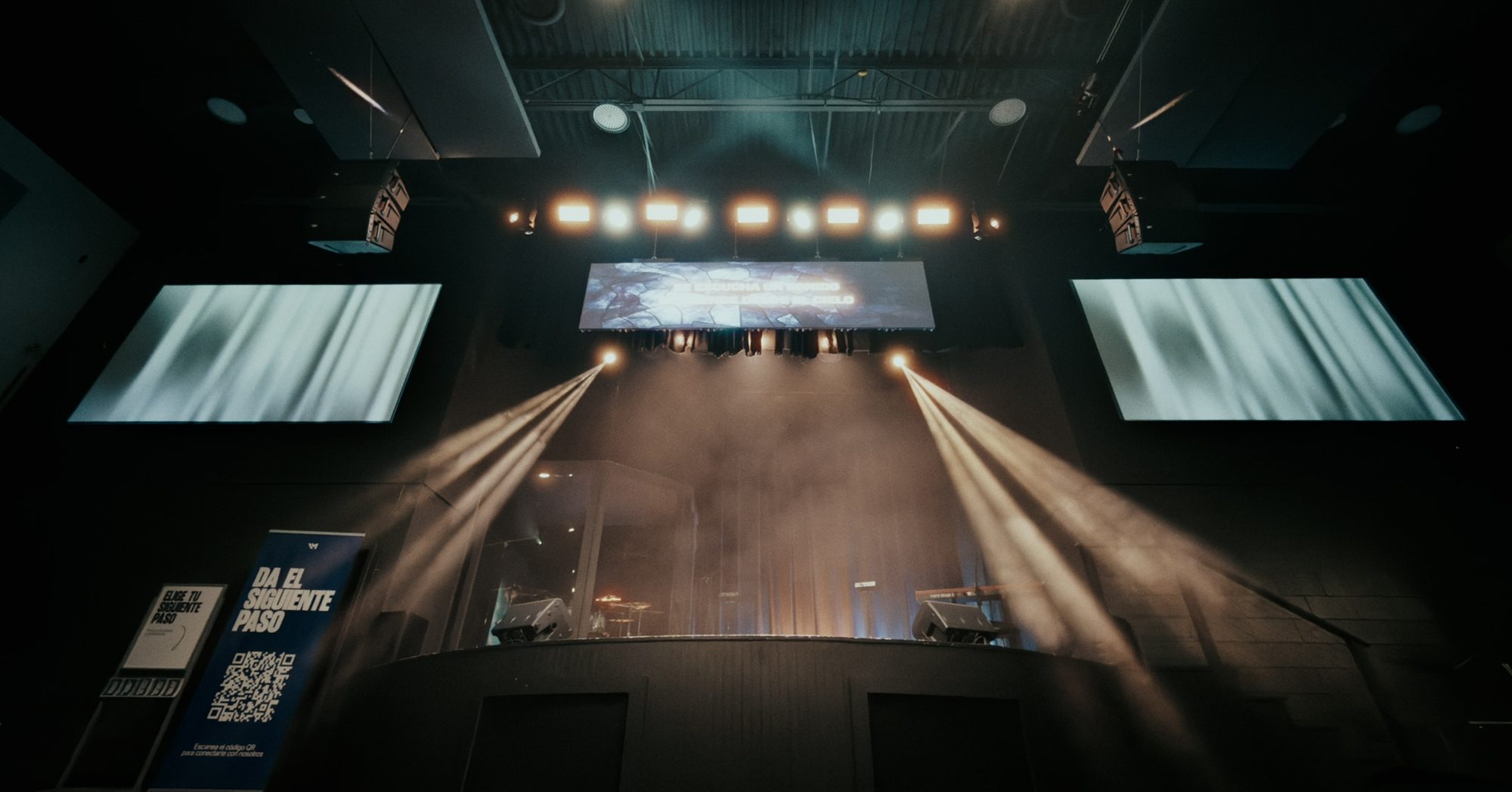 Maná del Cielo stage with line arrays, LED screen, projection screens and moving-head beams
